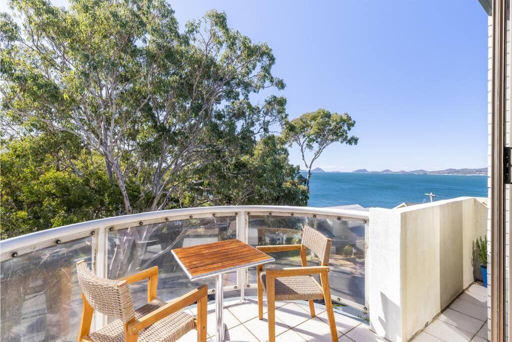 Tranquil Escape - Koala Hotspot - 2 Bed 2 Bath Apt Spectacular Sea Views Soldiers Point Buitenkant foto